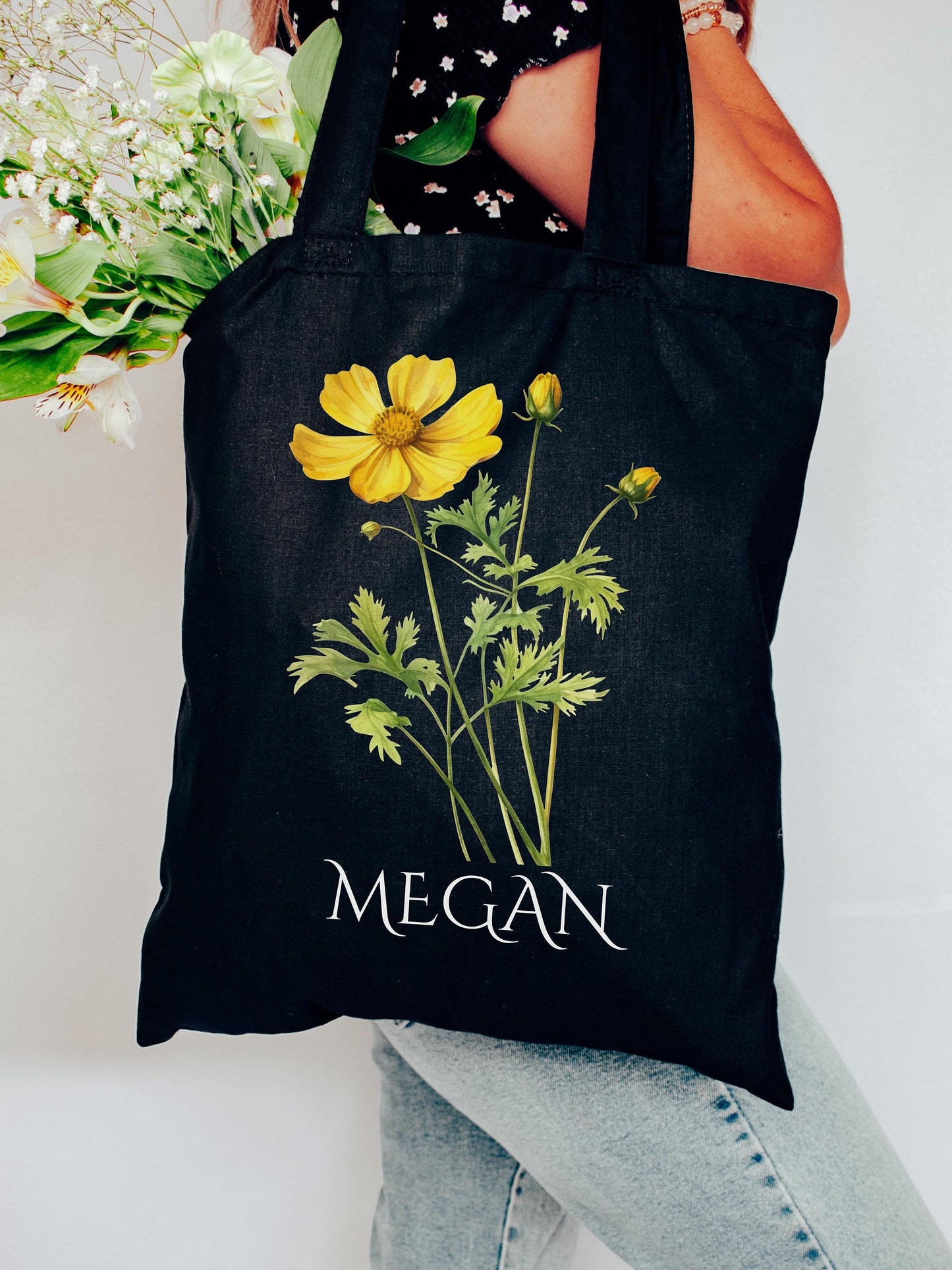 Custom Birth Flower Tote Bag, Personalized Reusable gift bag for Mom, Friend, Bridesmaid, Grandmother - Gift for Her