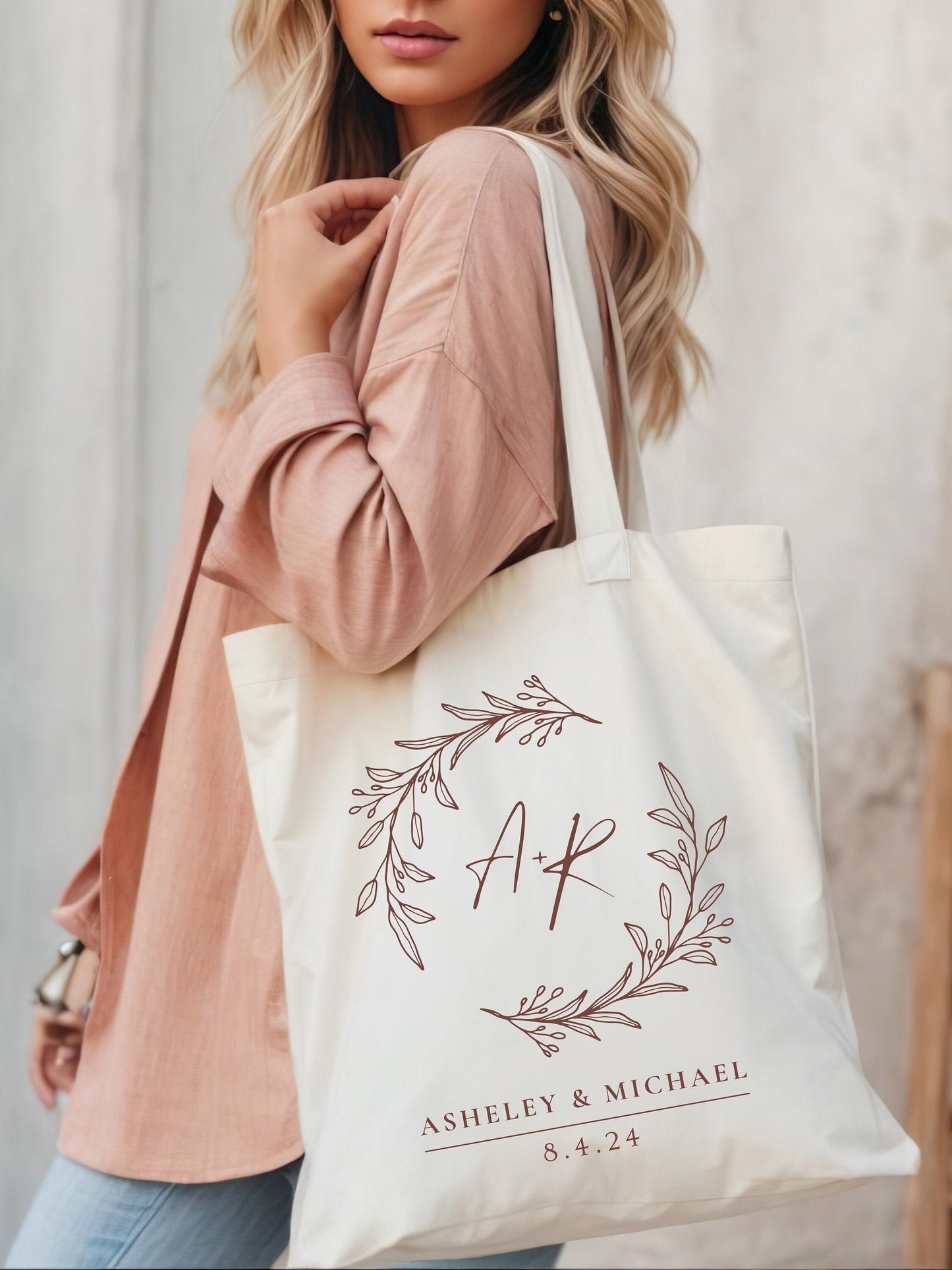 Personalized Bridal Tote Bag Made From Cotton Canvas, Elegant Bag Featuring Wedding Date, Bridal Shower Gift for Her, Custom Bride Tote