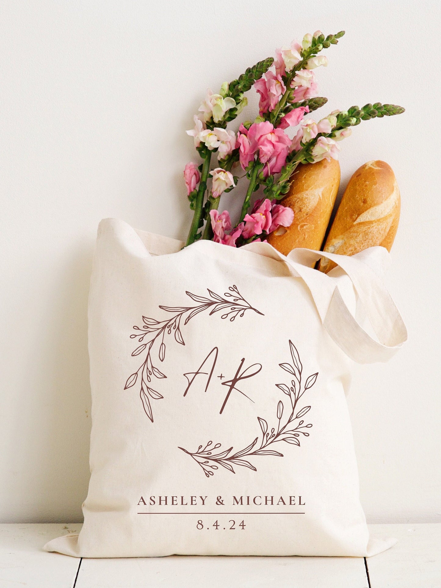 Personalized Bridal Tote Bag Made From Cotton Canvas, Elegant Bag Featuring Wedding Date, Bridal Shower Gift for Her, Custom Bride Tote