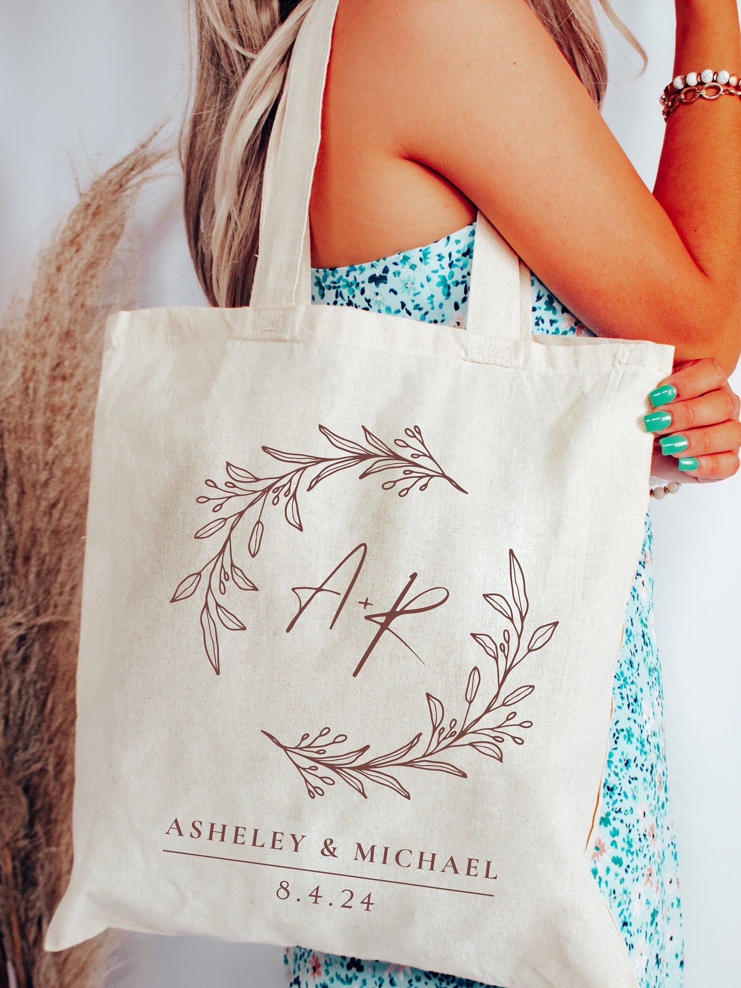 Personalized Bridal Tote Bag Made From Cotton Canvas, Elegant Bag Featuring Wedding Date, Bridal Shower Gift for Her, Custom Bride Tote