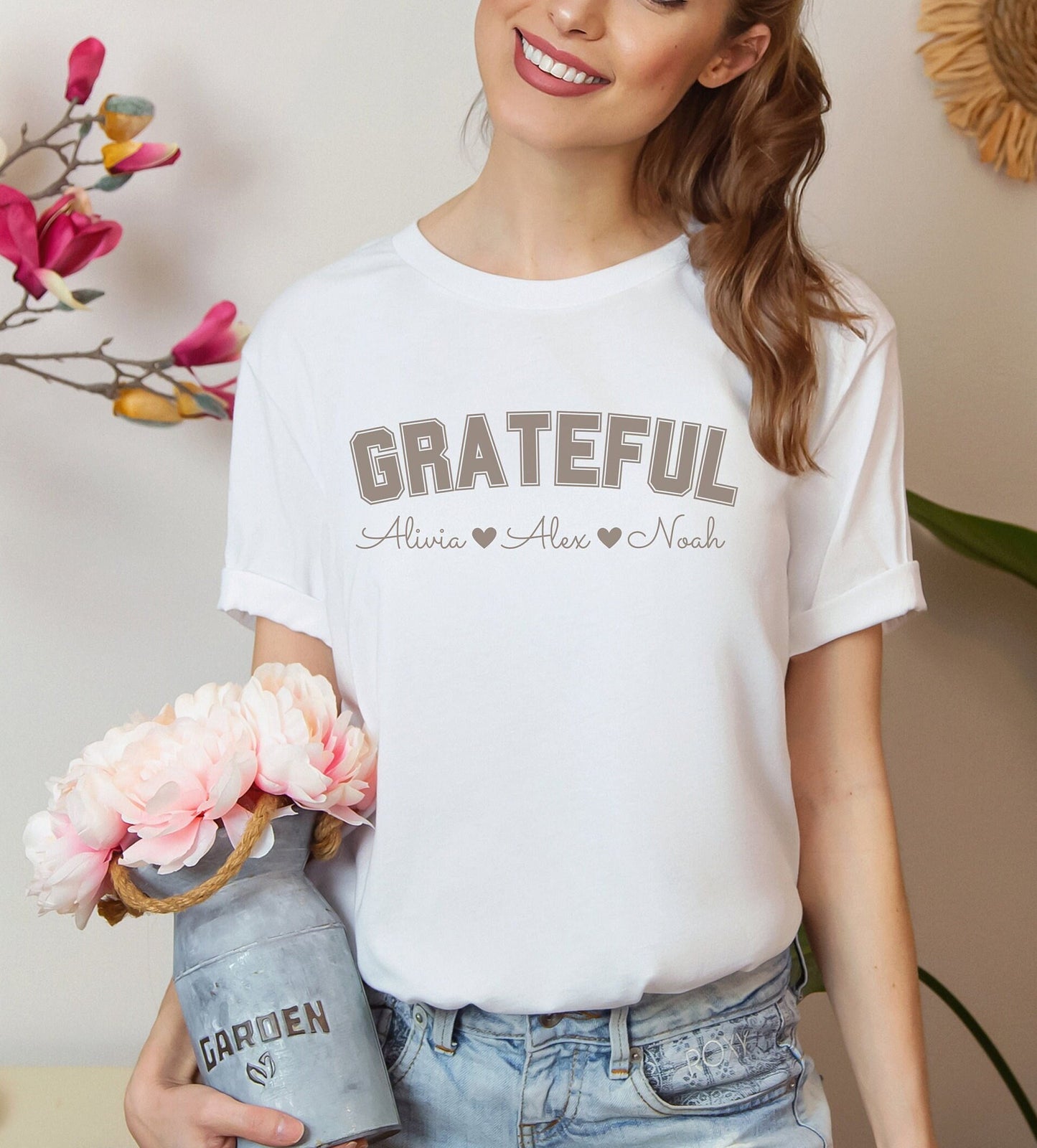 Custom Mama Shirt, Kid Grandkids Names, Personalized T-shirt, Minimalist Mama shirt, Gift for Mother's Day, Grandma Gift Shirt, Nana Gift
