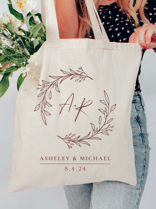 Personalized Bridal Tote Bag Made From Cotton Canvas, Elegant Bag Featuring Wedding Date, Bridal Shower Gift for Her, Custom Bride Tote